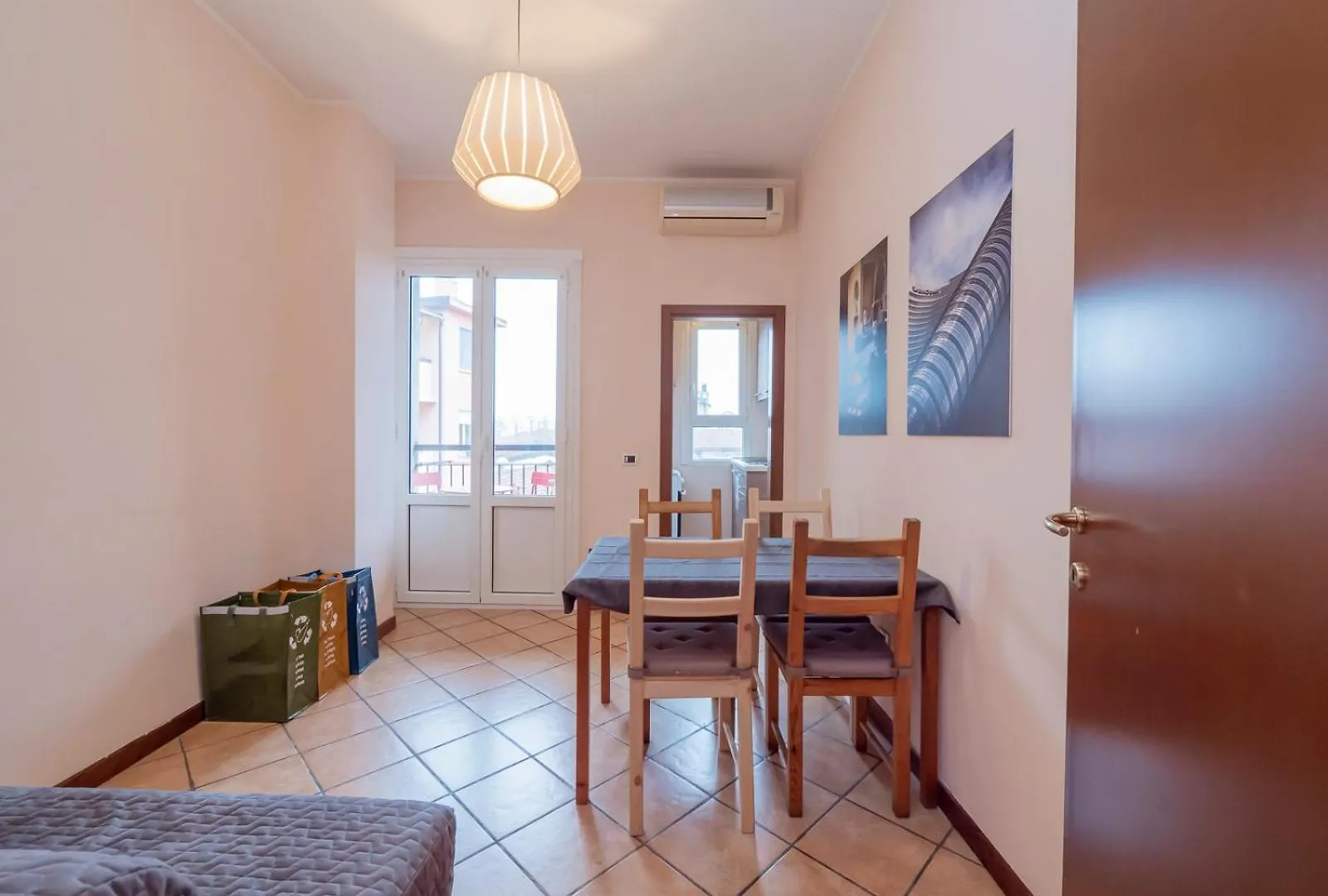 I Host Apartment - Muratori 54 Milão 0*,